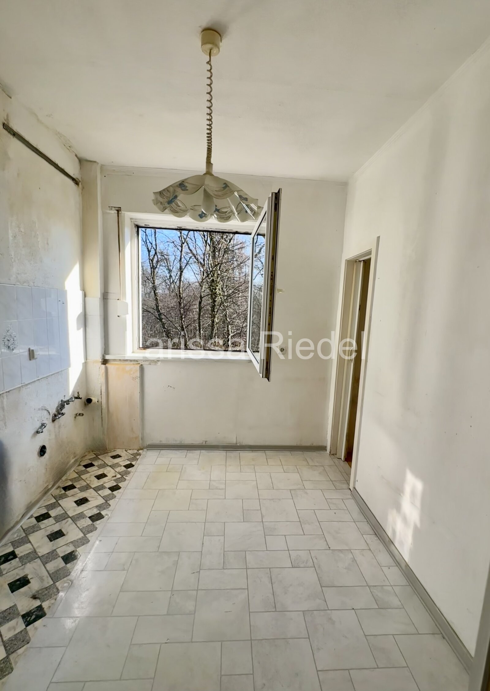 Gut geschnittene Eigentumswohnung mit Balkon und Stellplatz in ruhiger Wohnlage von Heepen.