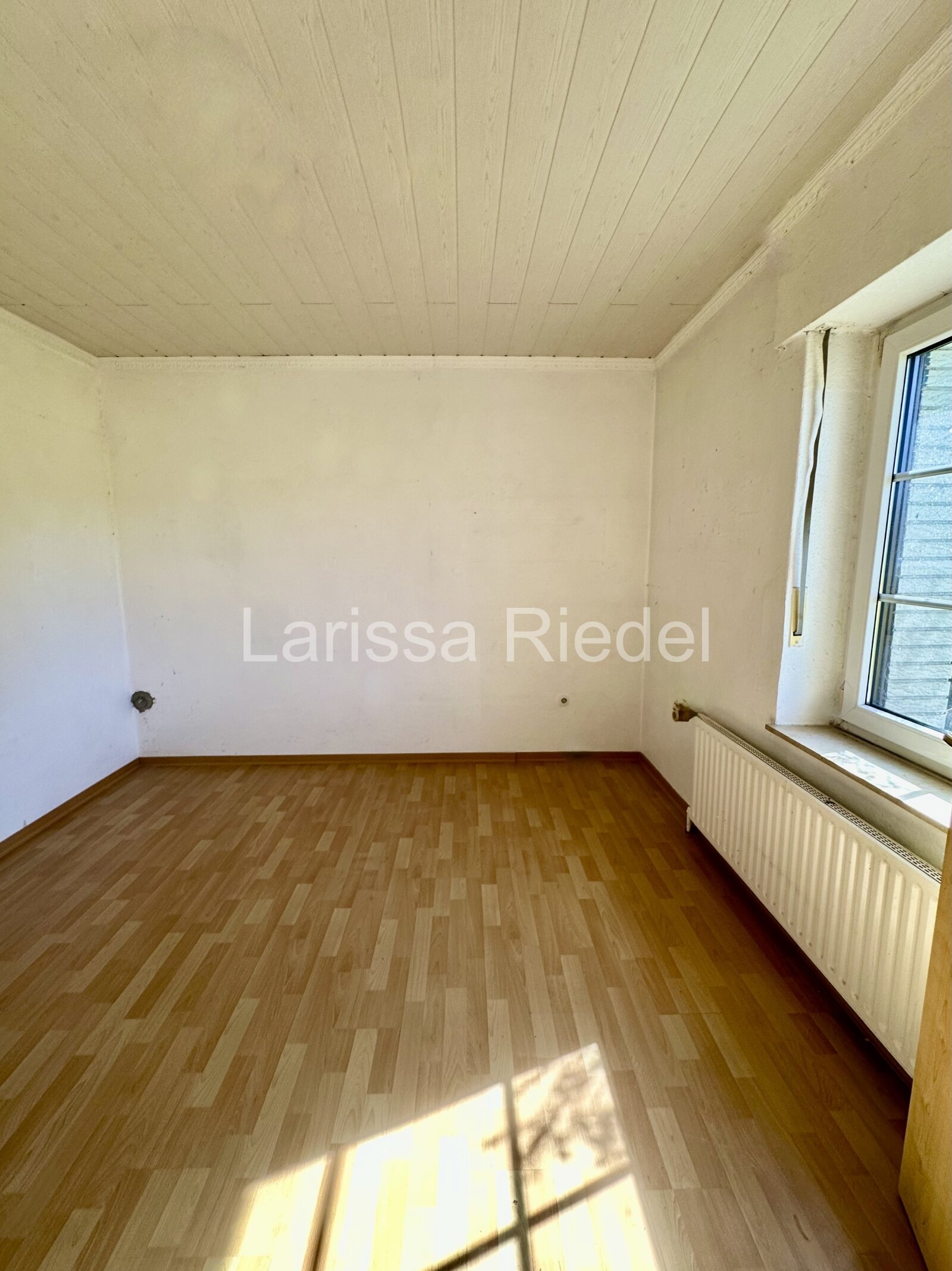 Preis auf Anfrage !Charmantes Zweifamilienhaus mit großzügigem Grundstück in idyllischer Lage von Georgsmarienhütte-Holsten-Mündrup.