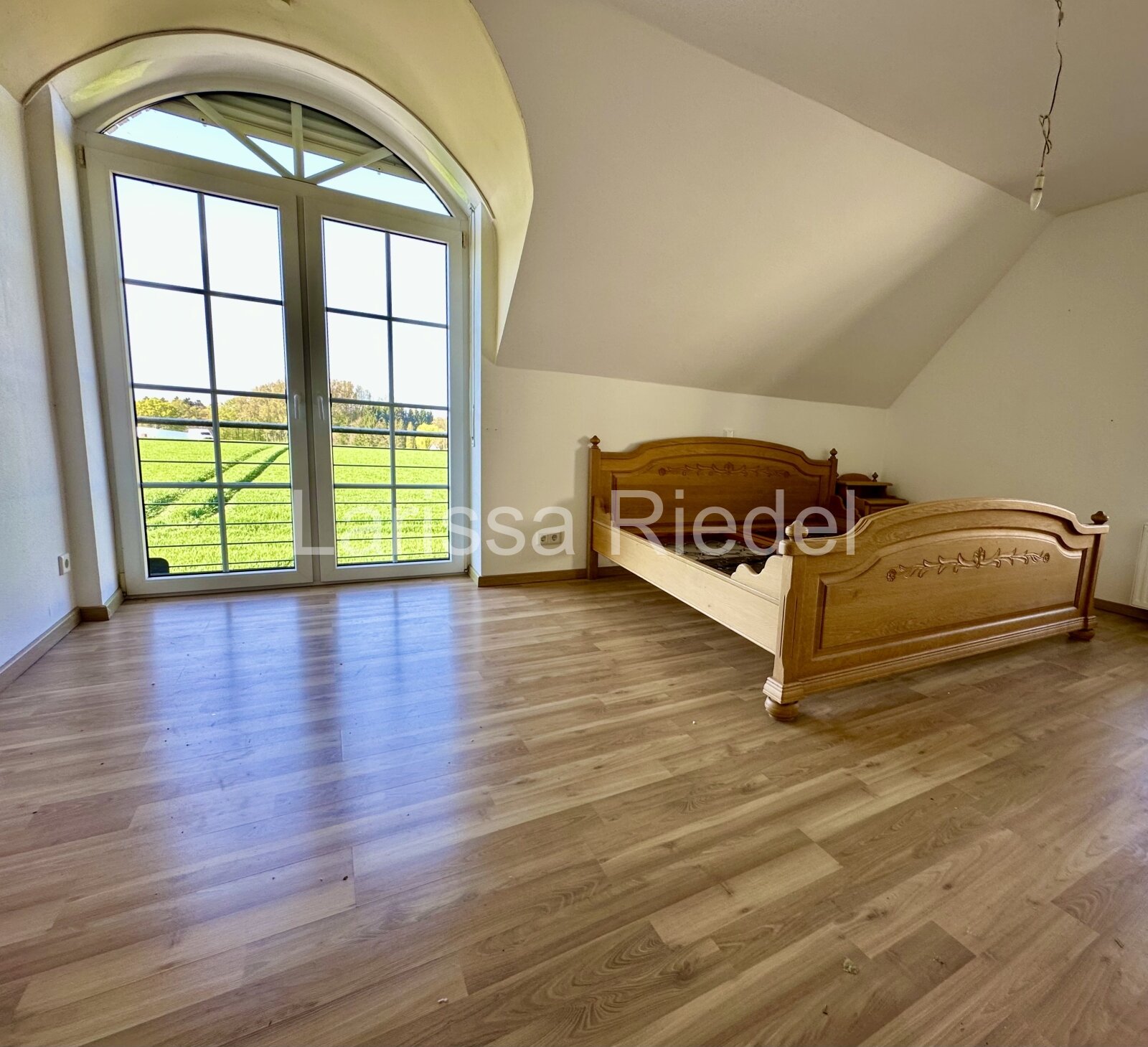Preis auf Anfrage !Charmantes Zweifamilienhaus mit großzügigem Grundstück in idyllischer Lage von Georgsmarienhütte-Holsten-Mündrup.