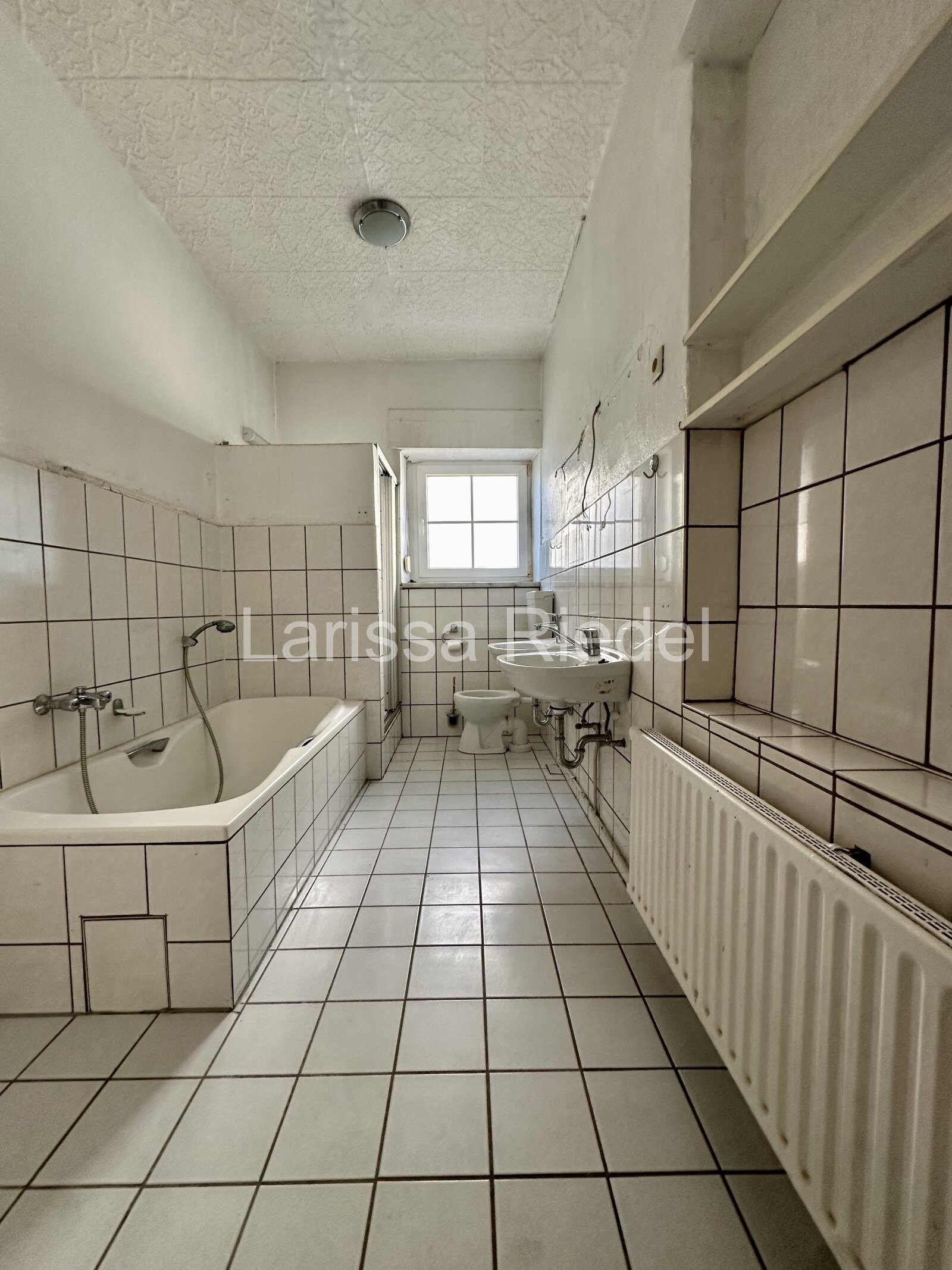 Preis auf Anfrage !Charmantes Zweifamilienhaus mit großzügigem Grundstück in idyllischer Lage von Georgsmarienhütte-Holsten-Mündrup.